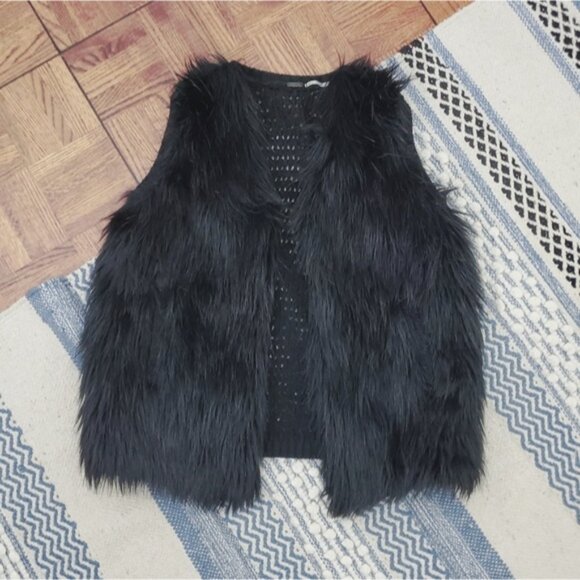 POOF Vintage Y2K Rocker Chick Black Pocketed Vegan Fur Gilet - Picture 8 of 16